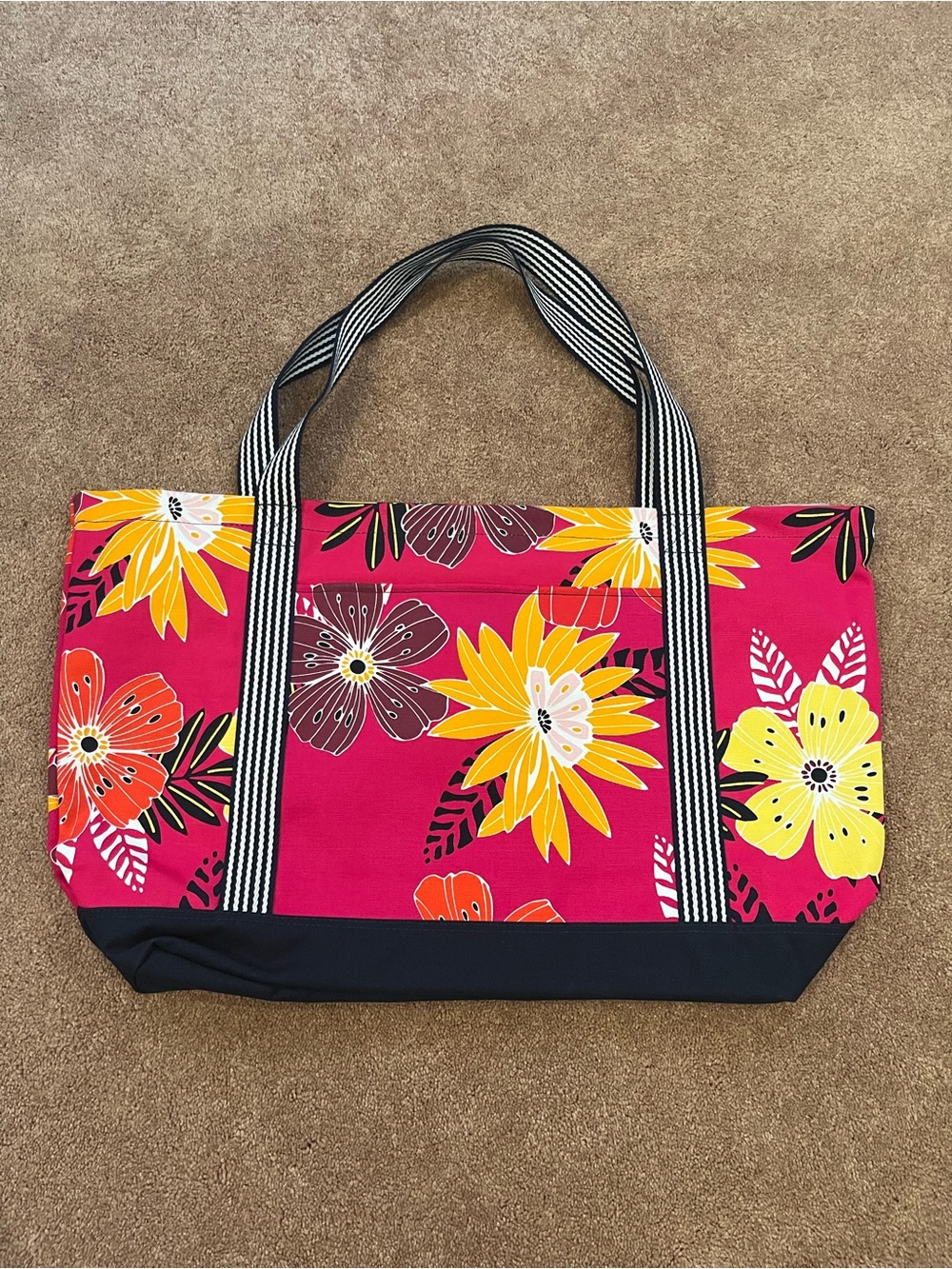 thirty-one Coastal Carry-All Tote in Tropical Garden